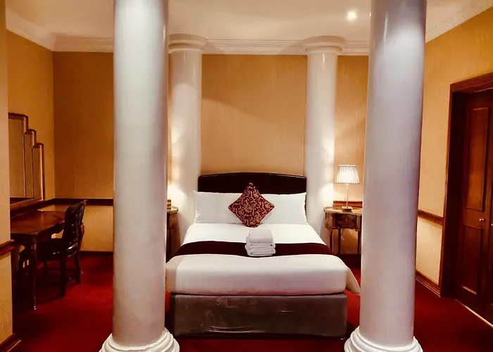 3-Sterne-Hotel: Russell Court Hotel