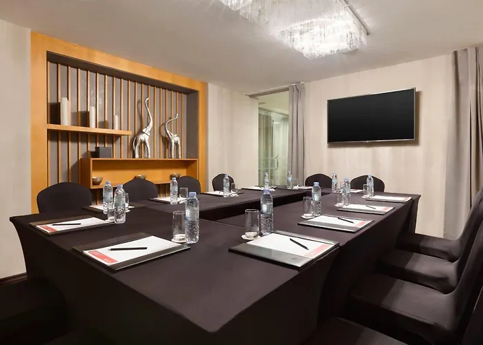 Hotel com parque aquático: Ramada By Wyndham Downtown Dubai