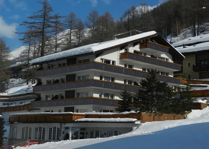 Artist Apartments & Garni