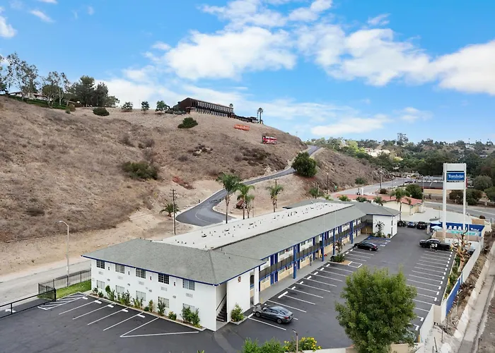 Airport Hotel: Travelodge By Wyndham Fairplex Pomona