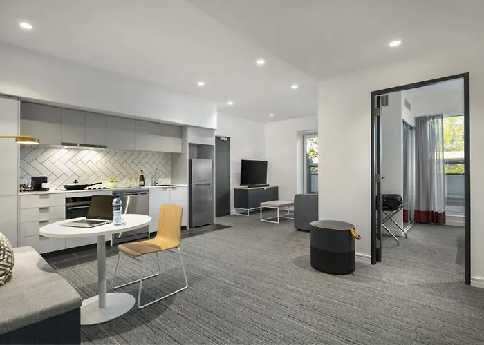 Family Hotel: Quest Canberra City Walk