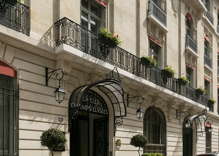 5 star hotels La Clef Champs-Elysees Paris By The Crest Collection