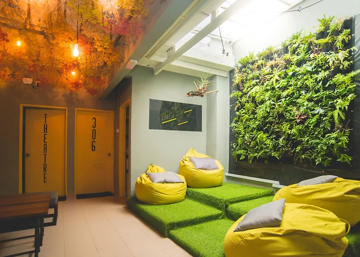 Traveller Bunker Hostel 1