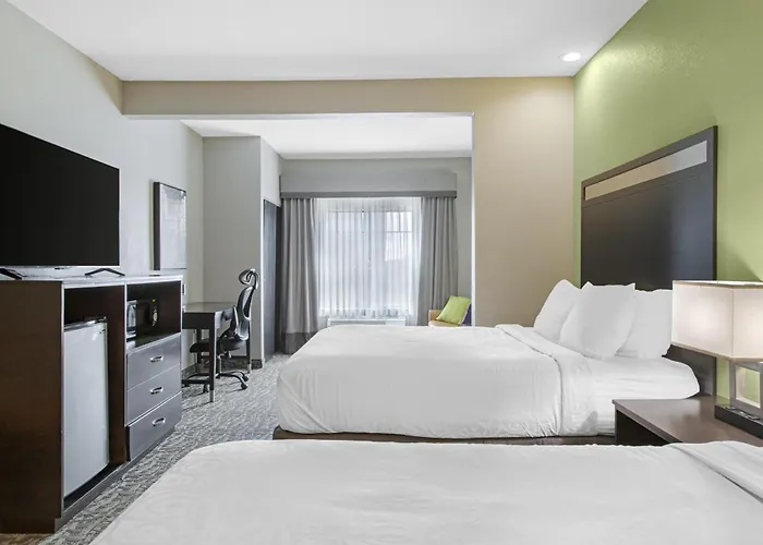 Best Western Plus Bay City Inn & Suites