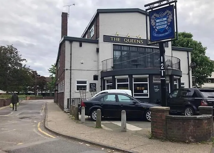 Hostel: The Queens Hostel