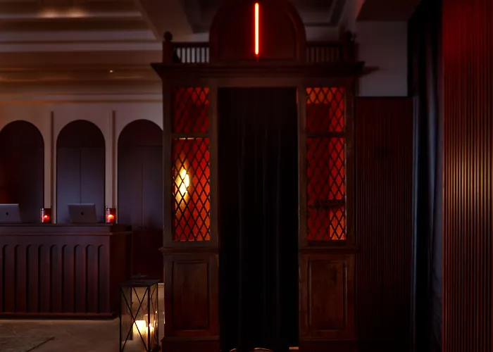 Hotel with pool: Experimental Marais