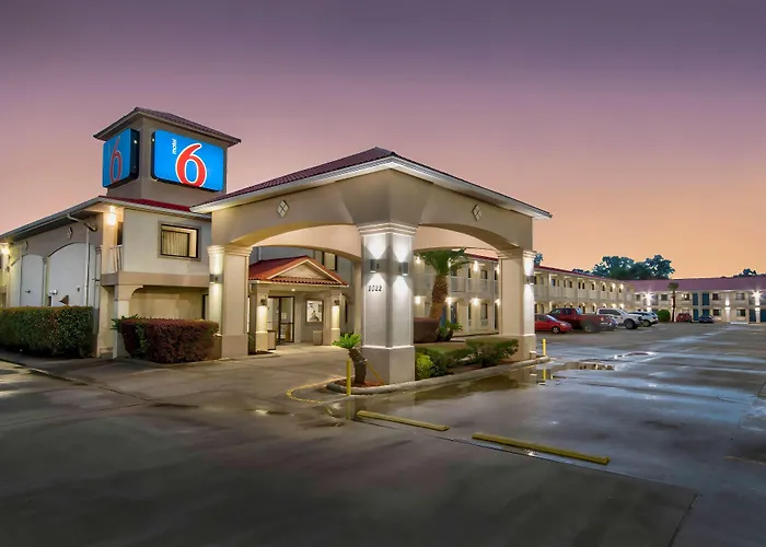 Cheap hotels Motel 6-Sulphur, La