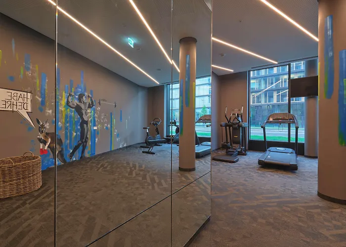 Hotel with pool: Adina Apartment Hotel Vienna Belvedere