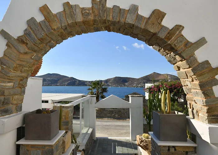 Hotel: Parian Lithos Residence
