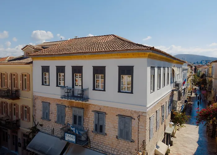  Castellano & Suites