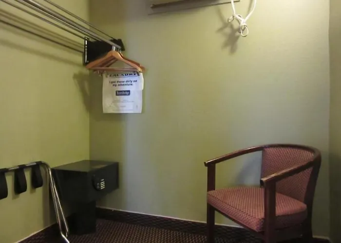 Cheap hotel: Knights Inn Salem