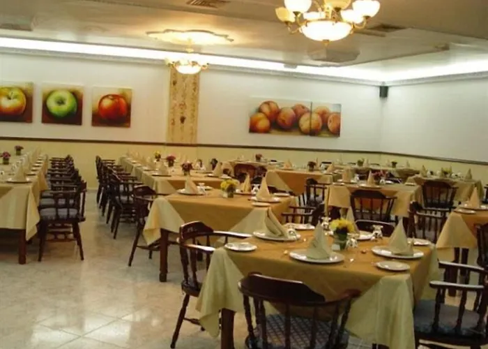 Hotel with pool: Azor Hotel Cali Versalles