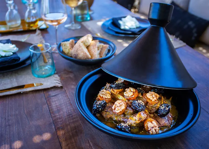 Hotel with Tennis: Riad Tajania