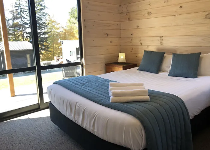 Lakes Edge Holiday Park