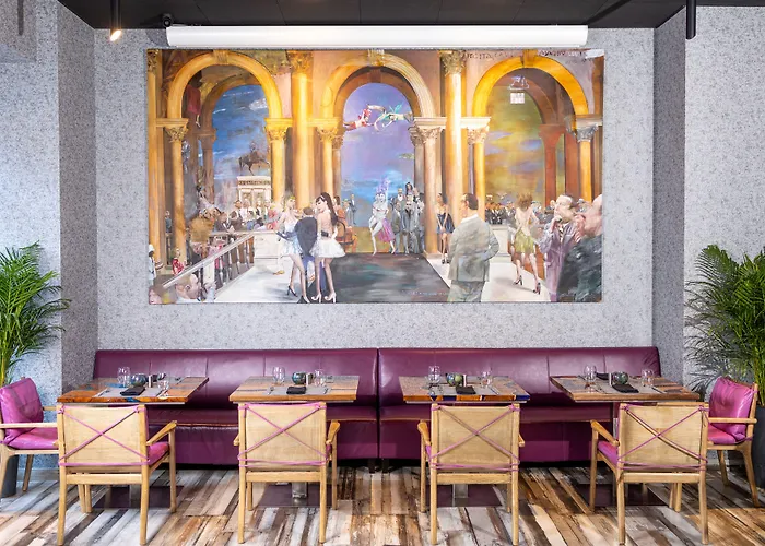 Pet Friendly hotel: Theory Hotel