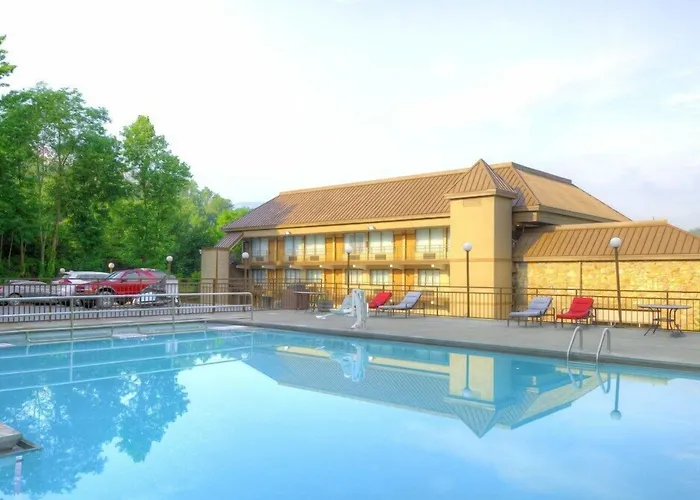 Cheap hotel: Clarion Pointe Downtown Gatlinburg