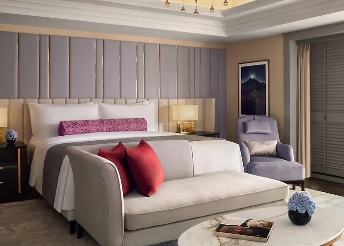Сity center hotels St. Regis Jakarta