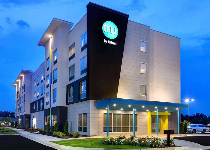 Pet Friendly hotel: Tru By Hilton Columbia Greystone