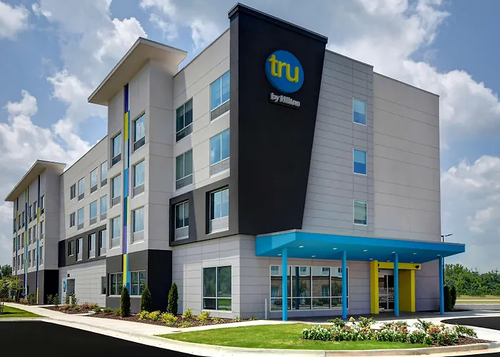Pet Friendly hotel: Tru By Hilton Columbia Greystone