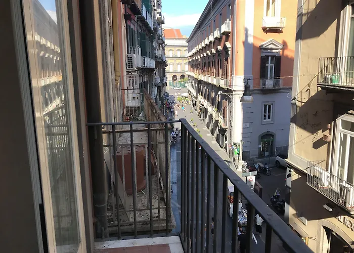 Hotel vicino al College: Base Napoli Plebiscito