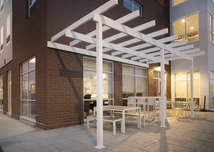 Pet Friendly hotel: Staybridge Suites - Louisville - Expo Center By Ihg