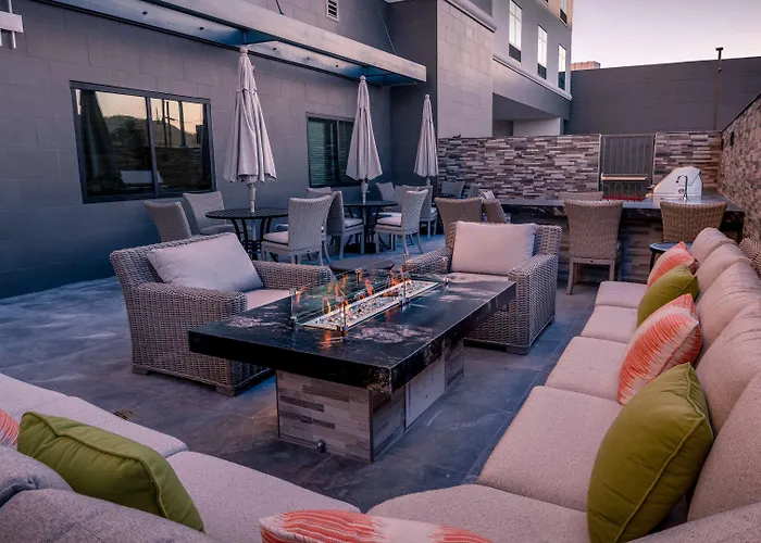 3 star hotels Hampton Inn Riverside Downtown