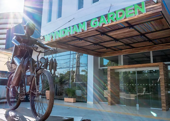 Pet Friendly hotel: Wyndham Garden Cartagena