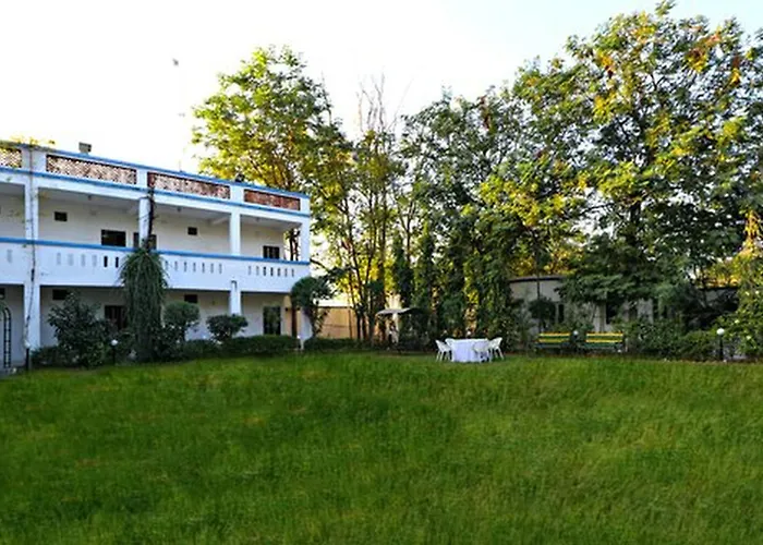 Arristo Resorts And Club
