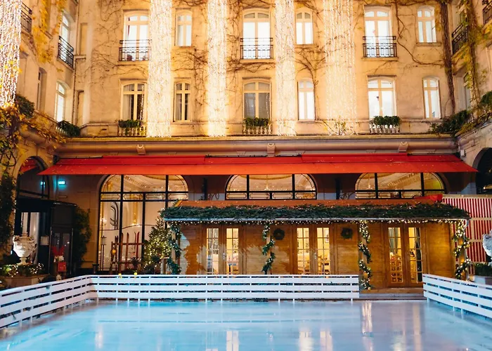 Plaza Athenee - Dorchester Collection