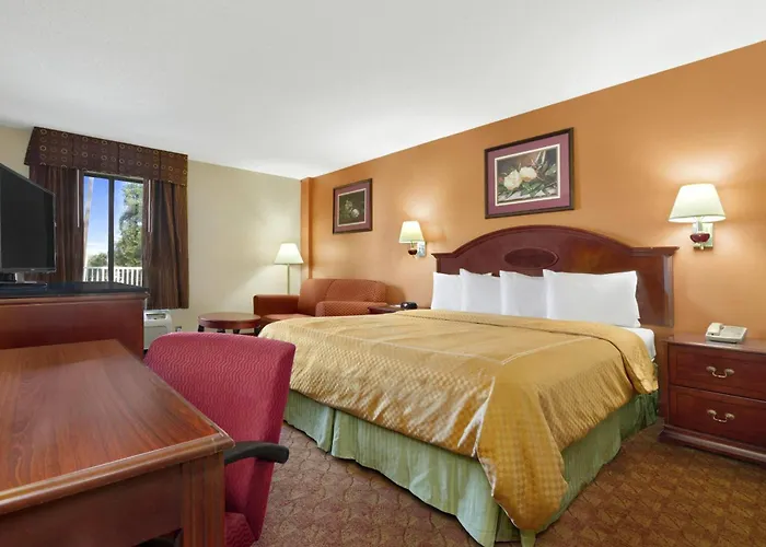 Cheap hotel: Ramada Limited - Columbia