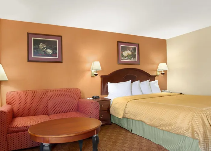 Cheap hotel: Ramada Limited - Columbia