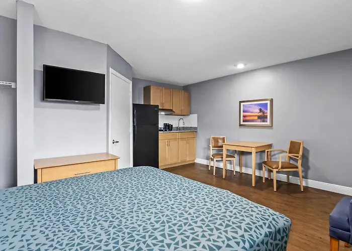 Beach hotel: Suburban Studios Stuart Near Federal Hwy 1