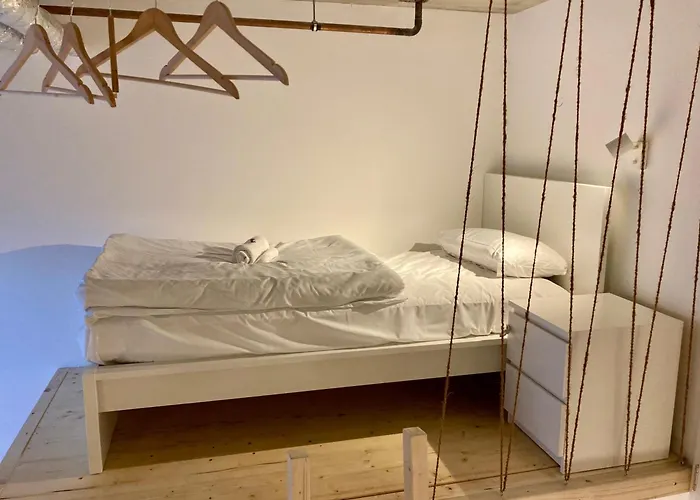  Minimal Kreuzberg