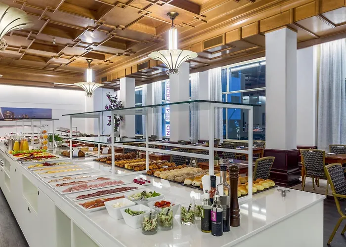 Pet Friendly hotel: Nh Atlanta Rotterdam Hotel