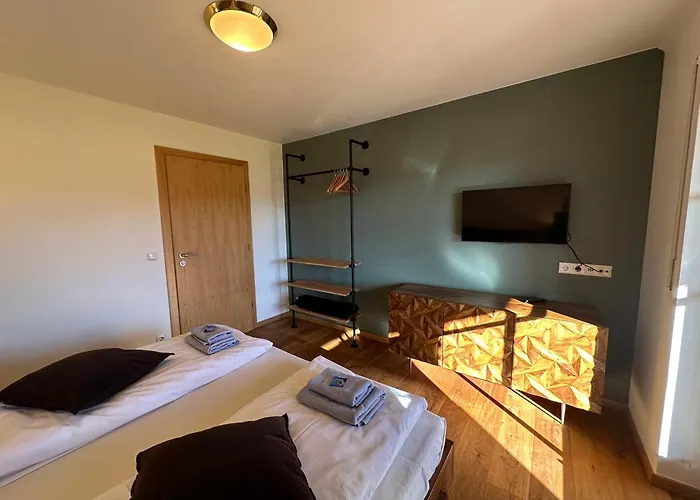 Hotel with Tennis: Landhaus Koessel