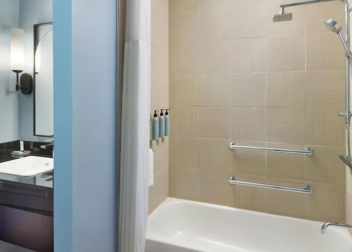 3 star hotel: Courtyard By Marriott New Orleans French Quarter/Iberville