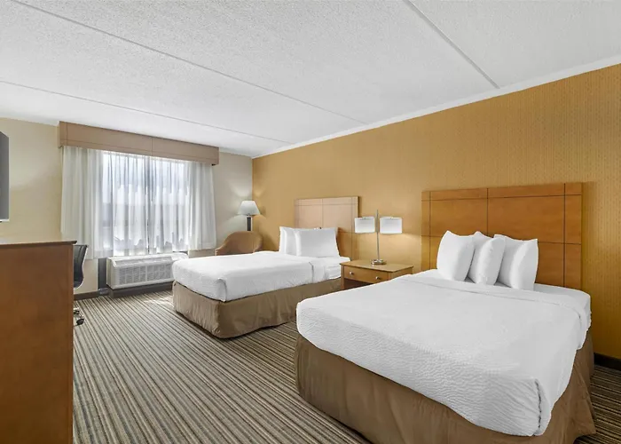 3 star hotel: Best Western Royal Plaza Hotel And Trade Center