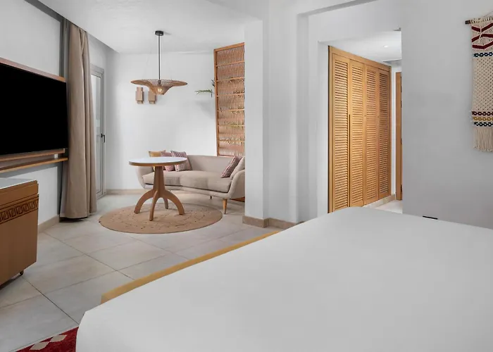 Ping Pong hotel: Doubletree By Hilton Sharks Bay Resort