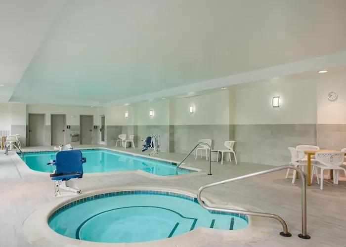 Hotels with pool Hilton Garden Inn Morgantown
