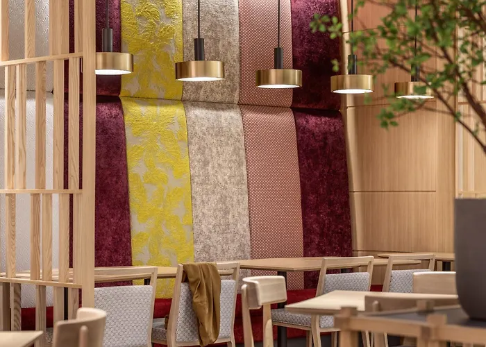 Central hotel: Mitsui Garden Hotel Kyoto Shijo