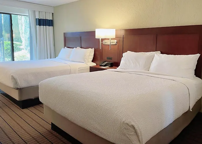 Beach hotel: Marin Hilltop Hotel