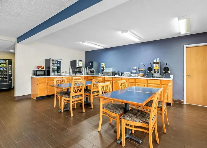 Hotel with view: Microtel Inn & Suites By Wyndham Statesville