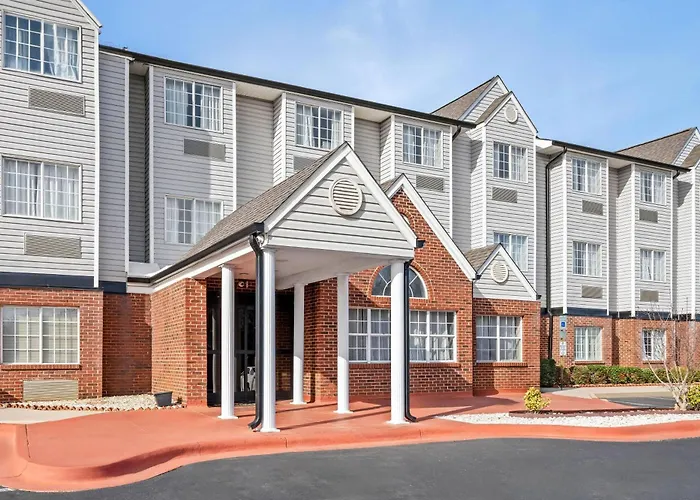 Hotel with view: Microtel Inn & Suites By Wyndham Statesville