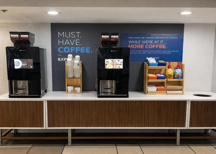 Holiday Inn Express & Suites Nashville Brentwood 65S