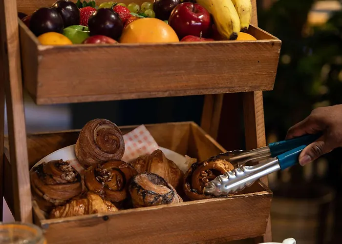 B&B only: Rose And Crown Hotel