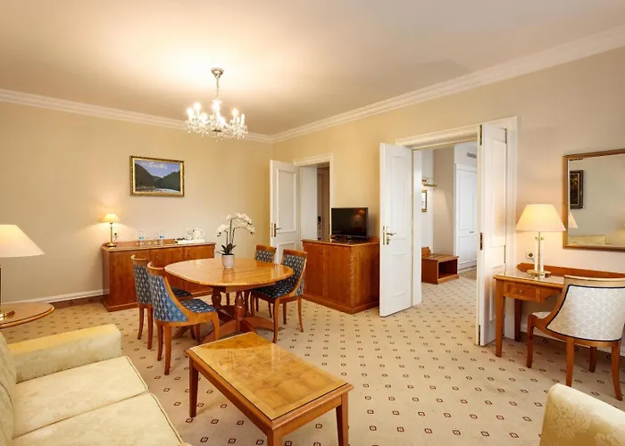 Natsionalny Hotel