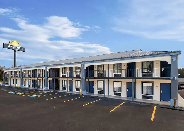 Motel: Days Inn By Wyndham Cleveland Tn