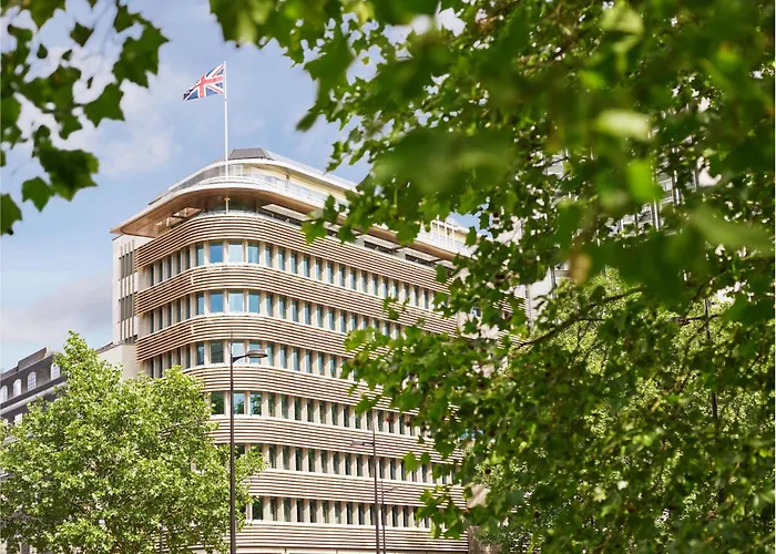 Hotel near College: 45 Park Lane - Dorchester Collection
