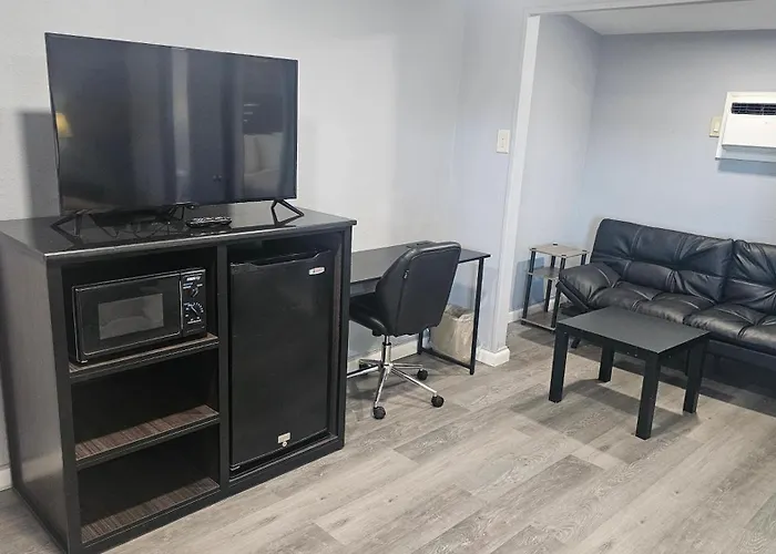 Motel: Travelers Inn