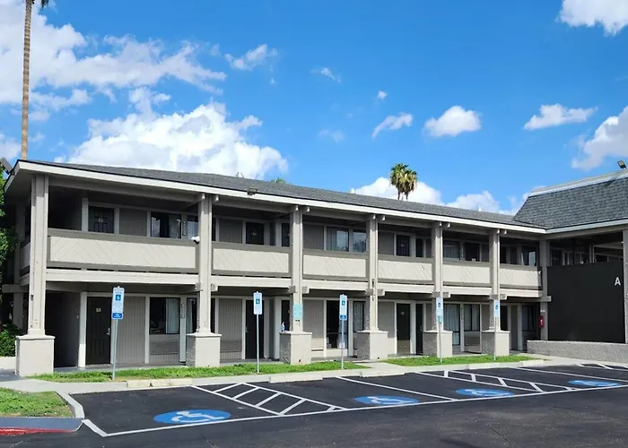 Travelodge By Wyndham North